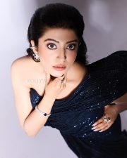 Glam Pranitha Subhash in a Black One Shoulder Gown Photos 02