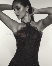 Glamorous Actress Ananya Panday in a Black Sequined Halterneck Gown Photos 09