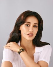Glamorous Actress Disha Patani in a White Ribbed Polo Top with Jeans Photos 01 Glamorous Actress Disha Patani in a White Ribbed Polo Top with Jeans Photos 01