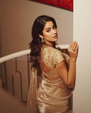 Glamorous Actress Janhvi Kapoor in a Gold Embroidered Saree Photos 01