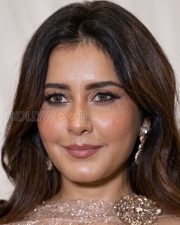 Glamorous Actress Raashii Khanna in a Champagne embellished gown Photos 04