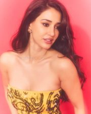 Glamorous Diva Disha Patani in a Strapless Yellow Mini Dress Photos 08