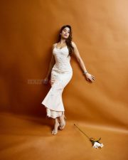 Glamorous Janhvi Kapoor in a White Fish Cut Skin Tight Embroidered Dress Pictures 07