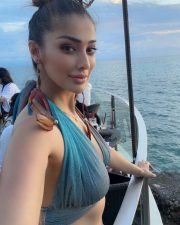 Glamorous Raai Laxmi Cleavage in a Multicolor Halter Top Photos 02
