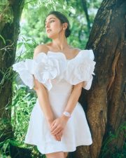 Glamorous Sara Ali Khan in a White Mini Dress Pictures 03