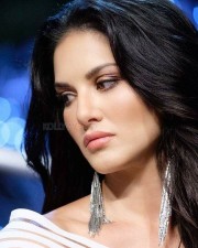 Glamour Actress Sunny Leone New Pictures
