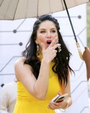 Glamour Actress Sunny Leone New Pictures