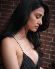 Glamourous Disha Patani in a Black Backless Deep Neck Slip Dress Photos 02