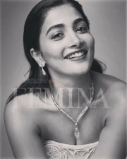 Gorgeous Actress Pooja Hegde Photos