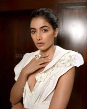 Gorgeous Actress Pooja Hegde Photos