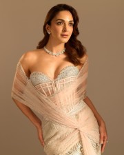 Gorgeous Beauty Kiara Advani in a Pre Draped Pastel Pink Saree with a Corset Mermaid Silhouette and an Off Shoulder Bodice Photos 01