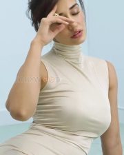 Gorgeous Disha Patani in an Ivory Bodycon Dress Pictures 01