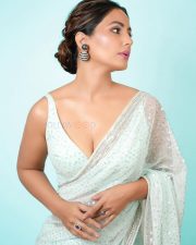 Gorgeous Hina Khan in a Sheer Pista Saree in a Sleeveless Blouse Photos 03