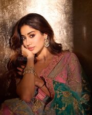 Gorgeous Janhvi Kapoor in an Embroidered Butterfly Netted Baby Pink Saree with a Green Pallu and Infinity Hemline Blouse Photos 07 Gorgeous Janhvi Kapoor in an Embroidered Butterfly Netted Baby Pink Saree with a Green Pallu and Infinity Hemline Blouse Photos 07