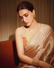 Gorgeous Kriti Sanon in an Ivory Cream Silk Saree Photos 01 Gorgeous Kriti Sanon in an Ivory Cream Silk Saree Photos 01