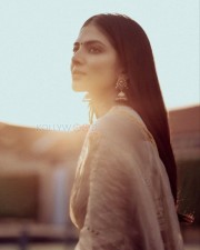 Gorgeous Malavika Mohanan in White Saree Photoshoot Stills 06