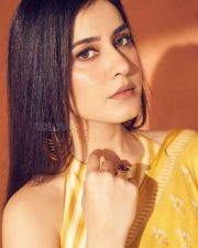 Gorgeous Raashi Khanna Latest Pictures 02