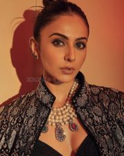 Gorgeous Rakul Preet Singh in a Black Floral Photos 03