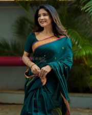 Gorgeous Sakshi Agarwal in Saree Photos 06