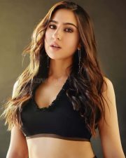 Gorgeous Sara Ali Khan in a Black Lehenga Photos 01
