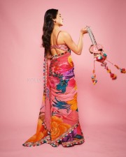 Gorgeous Sara Ali Khan in a Vibrant Jaipuri Printed Saree Photos 02