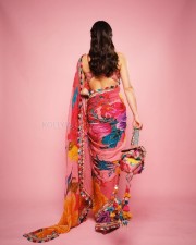 Gorgeous Sara Ali Khan in a Vibrant Jaipuri Printed Saree Photos 03