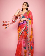 Gorgeous Sara Ali Khan in a Vibrant Jaipuri Printed Saree Photos 04