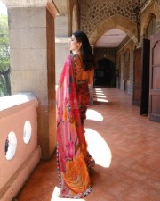 Gorgeous Sara Ali Khan in a Vibrant Jaipuri Printed Saree Photos 06