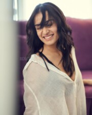 Gorgeous Shraddha Kapoor in a White Casual Top Pictures 03
