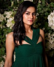 Gorgeous Shraddha Srinath in a Green Gown Photos 02