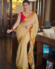 Graceful Actress Honey Rose in a Cream Kerala Silk Saree and Hot Pink Blouse Photos 02 Graceful Actress Honey Rose in a Cream Kerala Silk Saree and Hot Pink Blouse Photos 02
