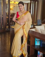 Graceful Actress Honey Rose in a Cream Kerala Silk Saree and Hot Pink Blouse Photos 05 Graceful Actress Honey Rose in a Cream Kerala Silk Saree and Hot Pink Blouse Photos 05