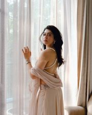 Graceful Pranitha Subhash in a Pastel Dress with Pearls Photos 03