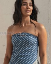 Hai Jawani Toh Ishq Hona Hai Actress Pooja Hegde in a Blue Striped Strapless Dress Photos 04