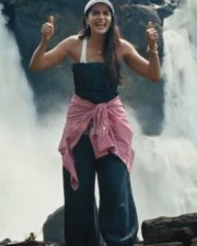 Hai Jawani Toh Ishq Hona Hai Heroine Pooja Hegde in a Black Strapless Bandeau Top over a White Strappy Top and High Waisted Wide Leg Trousers Photos 04