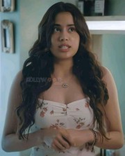 Handsome Young Janhvi Kapoor Photos 02
