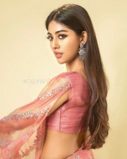 Hari Hara Veera Mallu Heroine Nidhhi Agerwal Sexy Photos 01