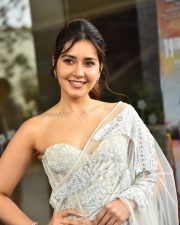 Heroine Raashii Khanna at Ustaad Bhagat Singh Success Press Meet Pictures 13