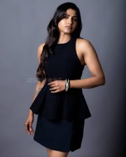 Heroine Sai Dhanshika in a Black Sleeveless Mini Skirt Photos 01