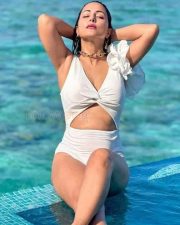 Hina Khan Glam Swimsuit Photoshoot Pictures 02 Hina Khan Glam Swimsuit Photoshoot Pictures 02