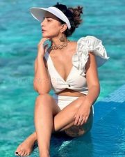 Hina Khan Glam Swimsuit Photoshoot Pictures 04 Hina Khan Glam Swimsuit Photoshoot Pictures 04