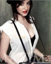 Hot Anushka Sharma Maxim Photos