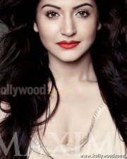 Hot Anushka Sharma Maxim Photos