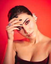 Hot Beauty Kriti Sanon in a Strapless Burgundy Corset Gown at Zee Cine Awards Pictures 03