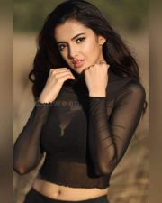 Hot Glam Malvika Sharma Pictures 04