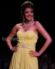 Kajal Agarwal Ramp Walk @ IIJW 2011 Hot Kajal Agarwal Ramp Walk Pictures