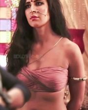 Hot Katrina Kaif Navel Pictures 02