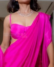 Hot Samantha in a Pink Saree Photos 02