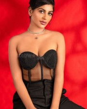 Hot Sizzling Yashika Aannand in a Black Corset and Pant Photos 02