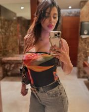 Hot Yashika Aannand Bathroom Selfie Pictures 01